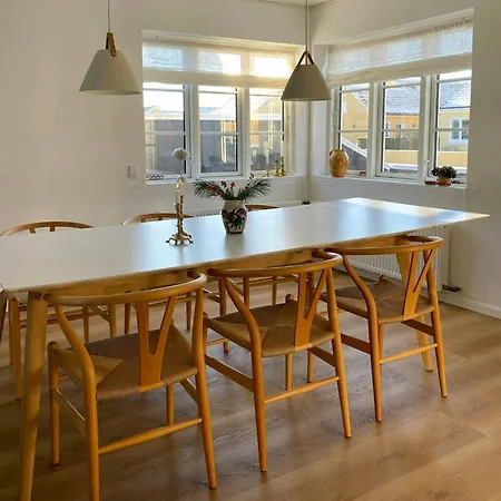 Charming House In Near And Town Feriehus *