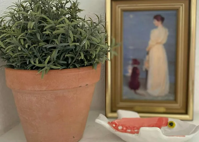 Charming House In Near And Town Feriehus